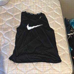 im selling a black Nike t shirt